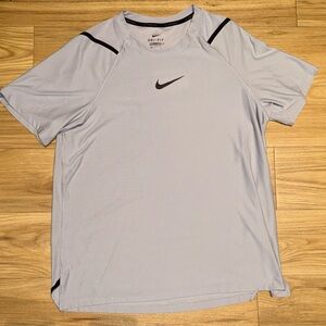 Nike Men's Gray Dri-FIT Shirt standard fit men’s large